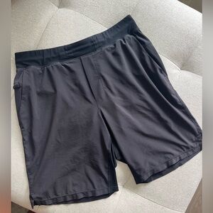 Lululemon men’s stretch workout shorts men’s size L black clean 👍🏼